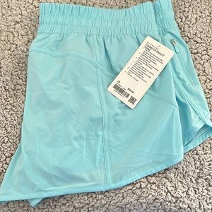 NWT Lululemon LR Tracker Short 4” lined icing blue size 20